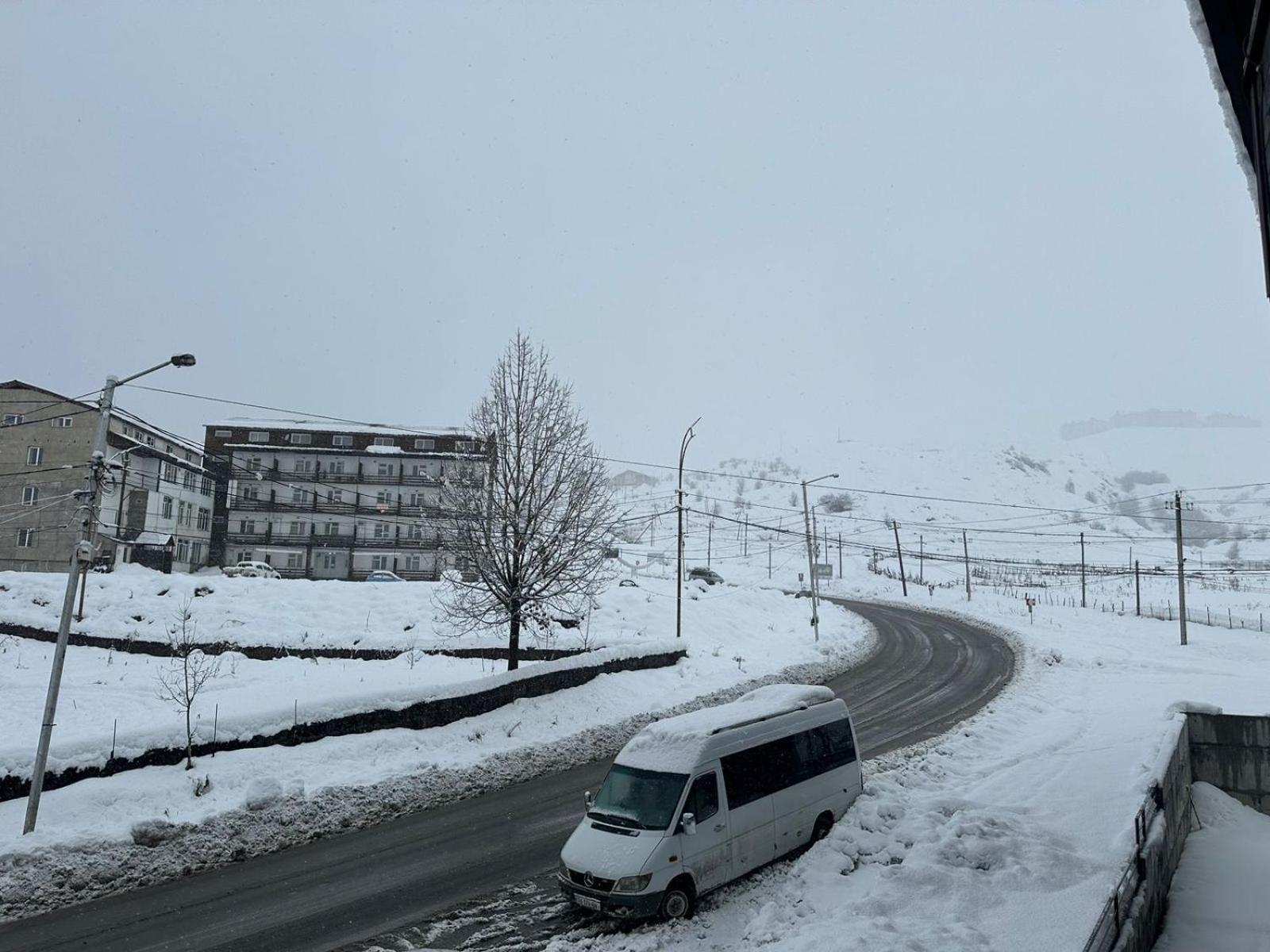 Hotel Qumli Гудаури Екстериор снимка