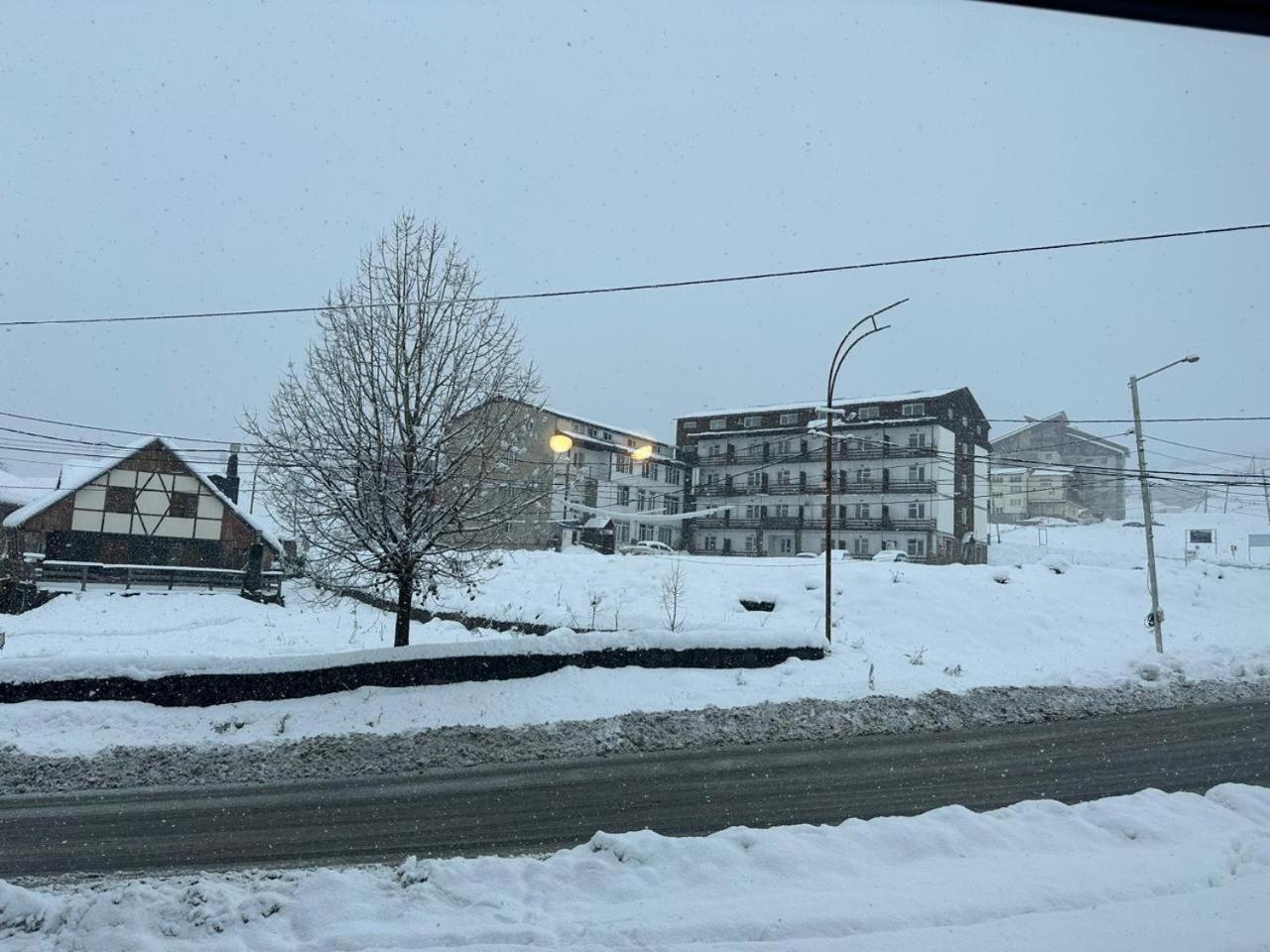 Hotel Qumli Гудаури Екстериор снимка