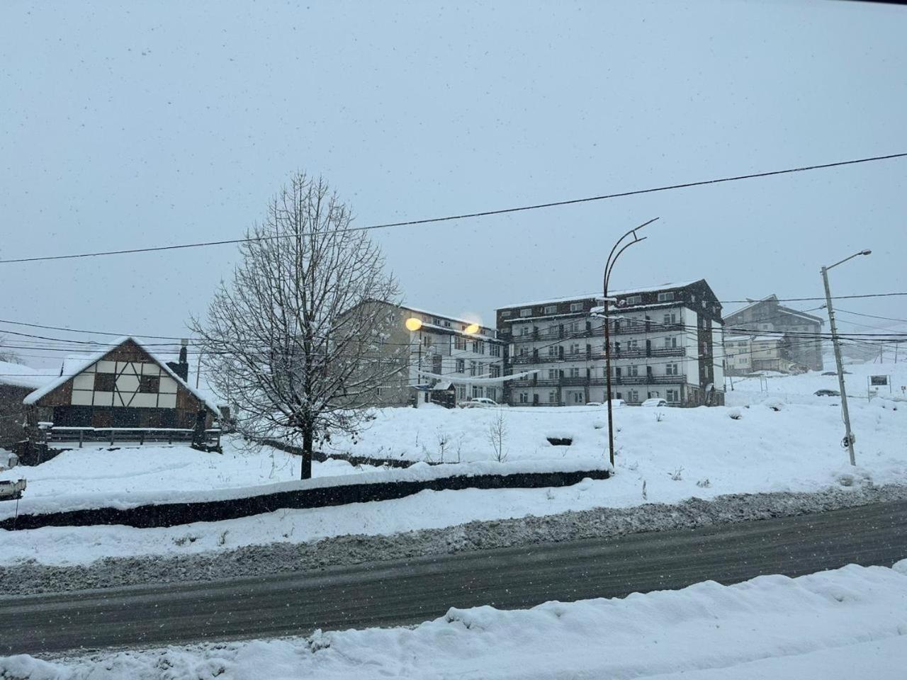Hotel Qumli Гудаури Екстериор снимка